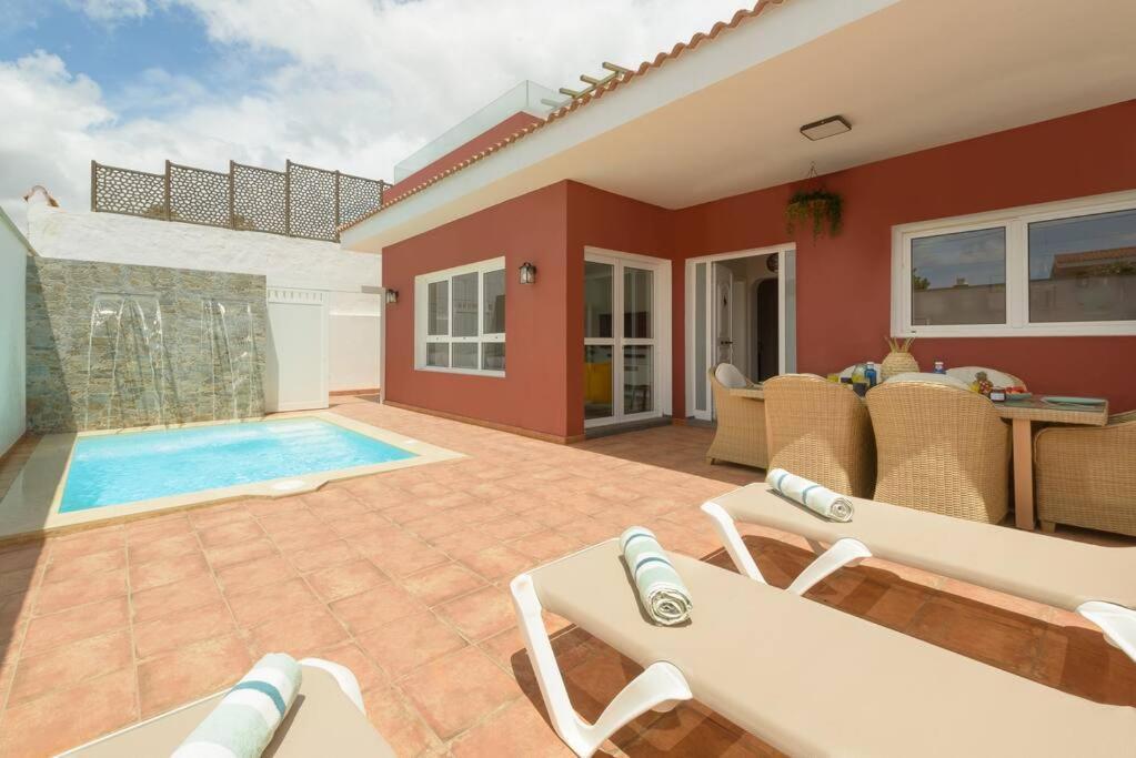 Villa Con Piscina En La Playa La Estrella  Exterior photo